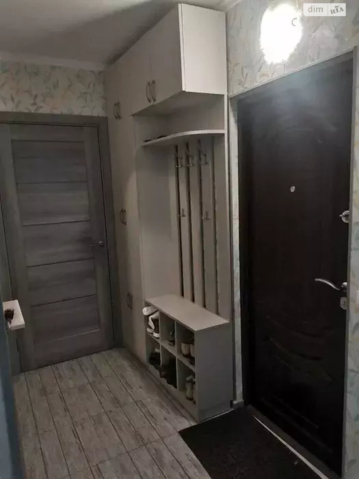 2-bedroom apartment on Levka Lukyanenka Street, 4th floor, fully furnished