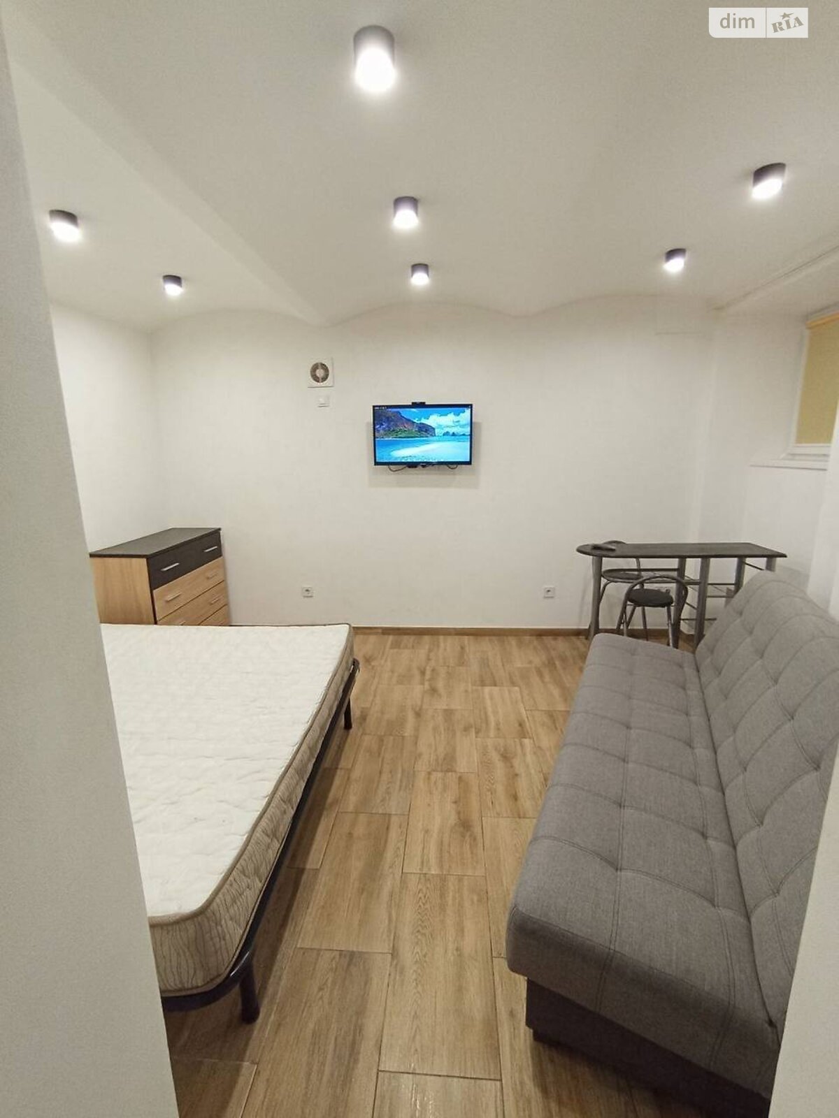 City Center Studio Apartment with Full Amenities