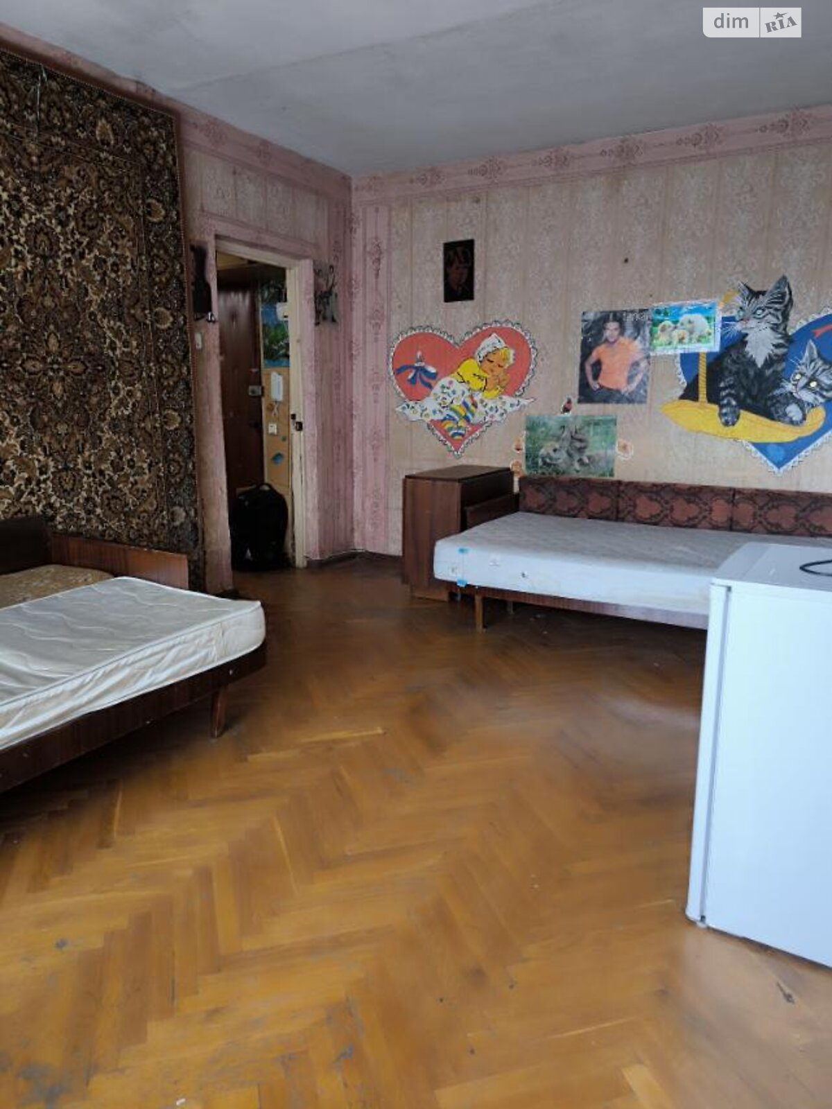 2-Room Apartment near Red Hutir Metro, Forest Nearby