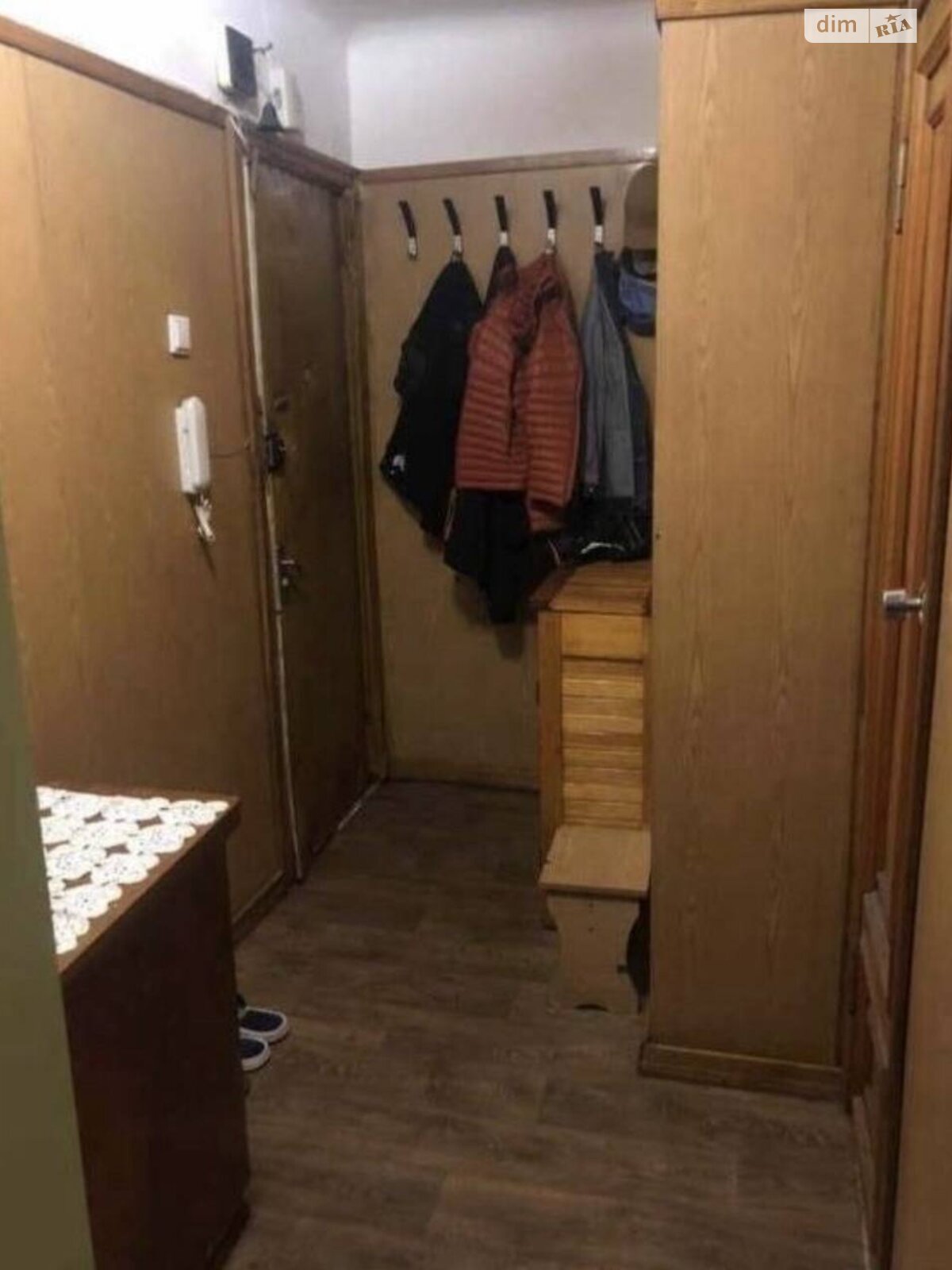 2-Room Apartment near University Metro with Balcony