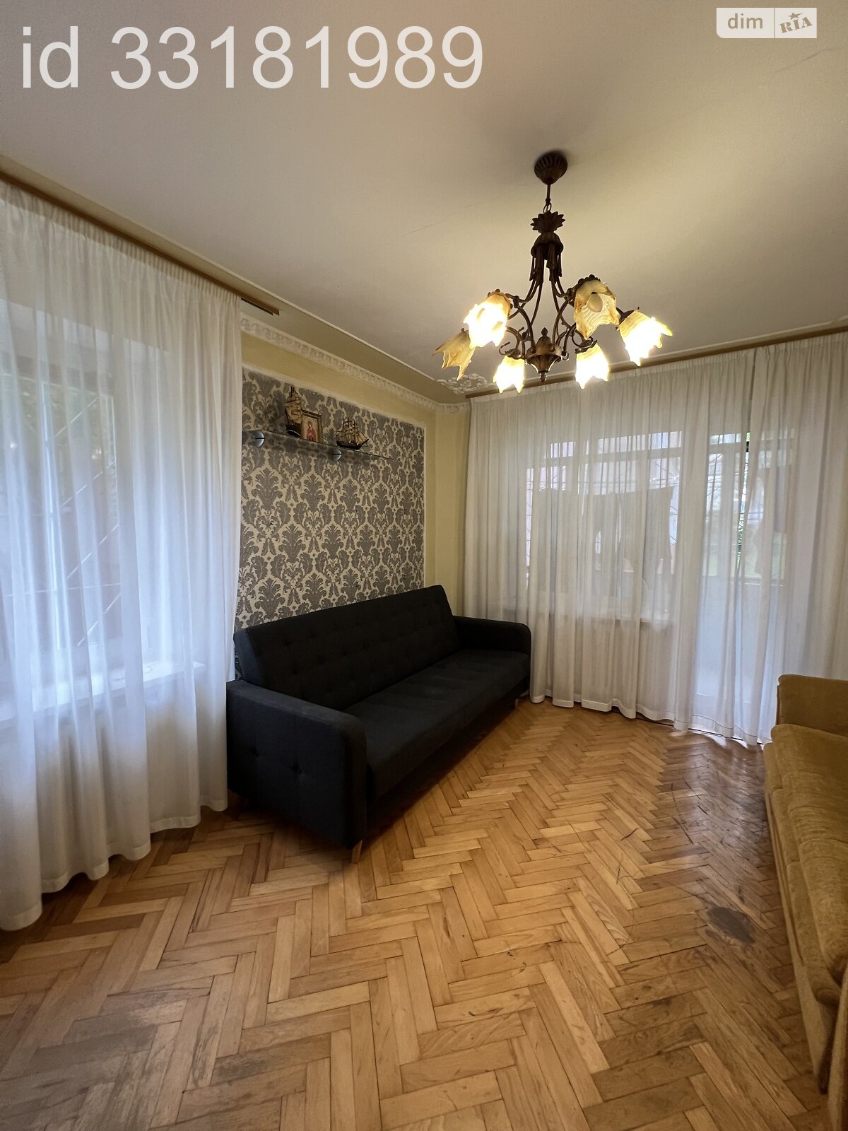 2-room apartment on Hotkevycha Street, 1st floor, 50 sq m, with loggia