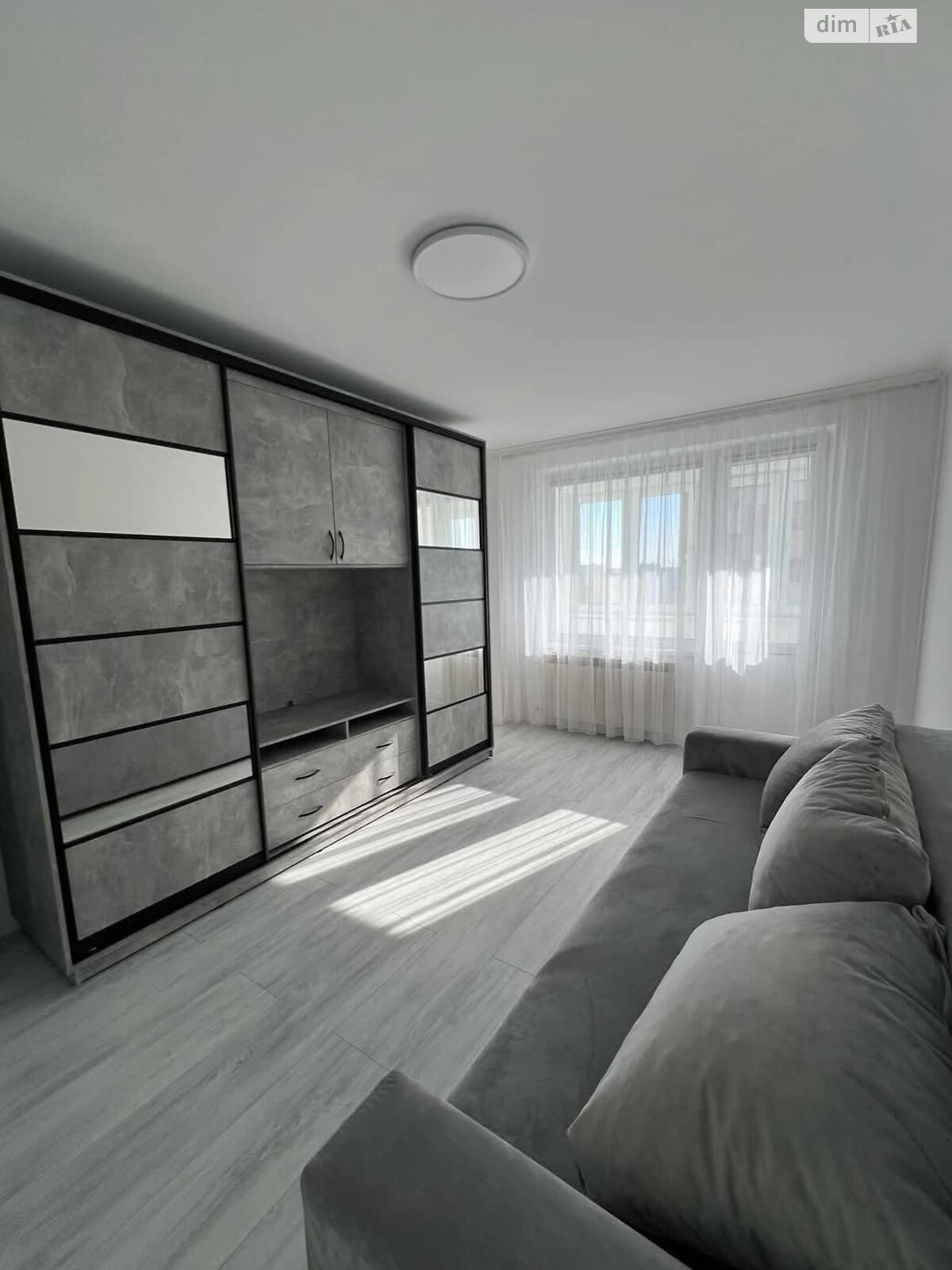 3-Room Apartment with Modern Design and High-Quality Renovation