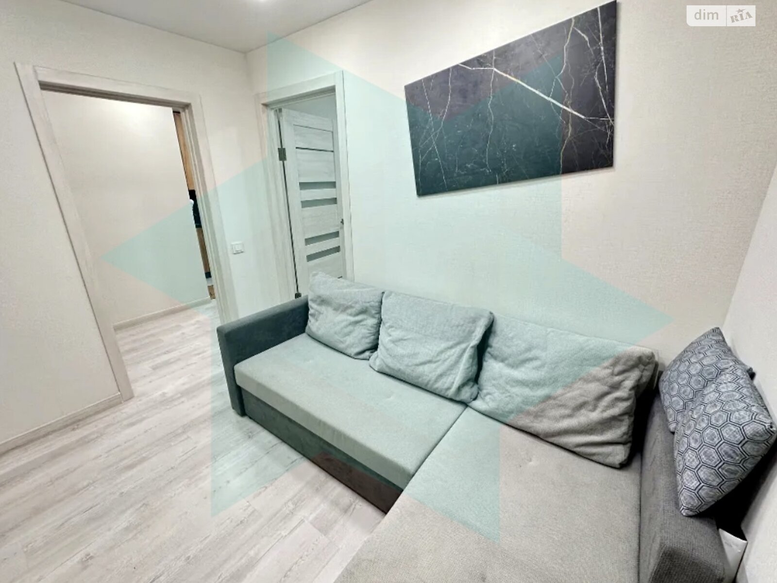 2-room apartment on Heroiv Avenue, 20