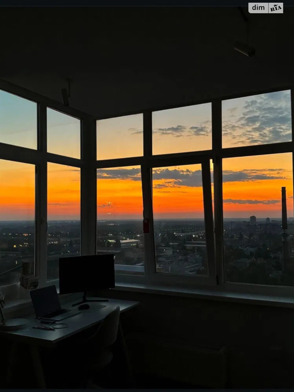 2-Bedroom Apartment in Yaskravyi Complex, 25th Floor, Fully Furnished