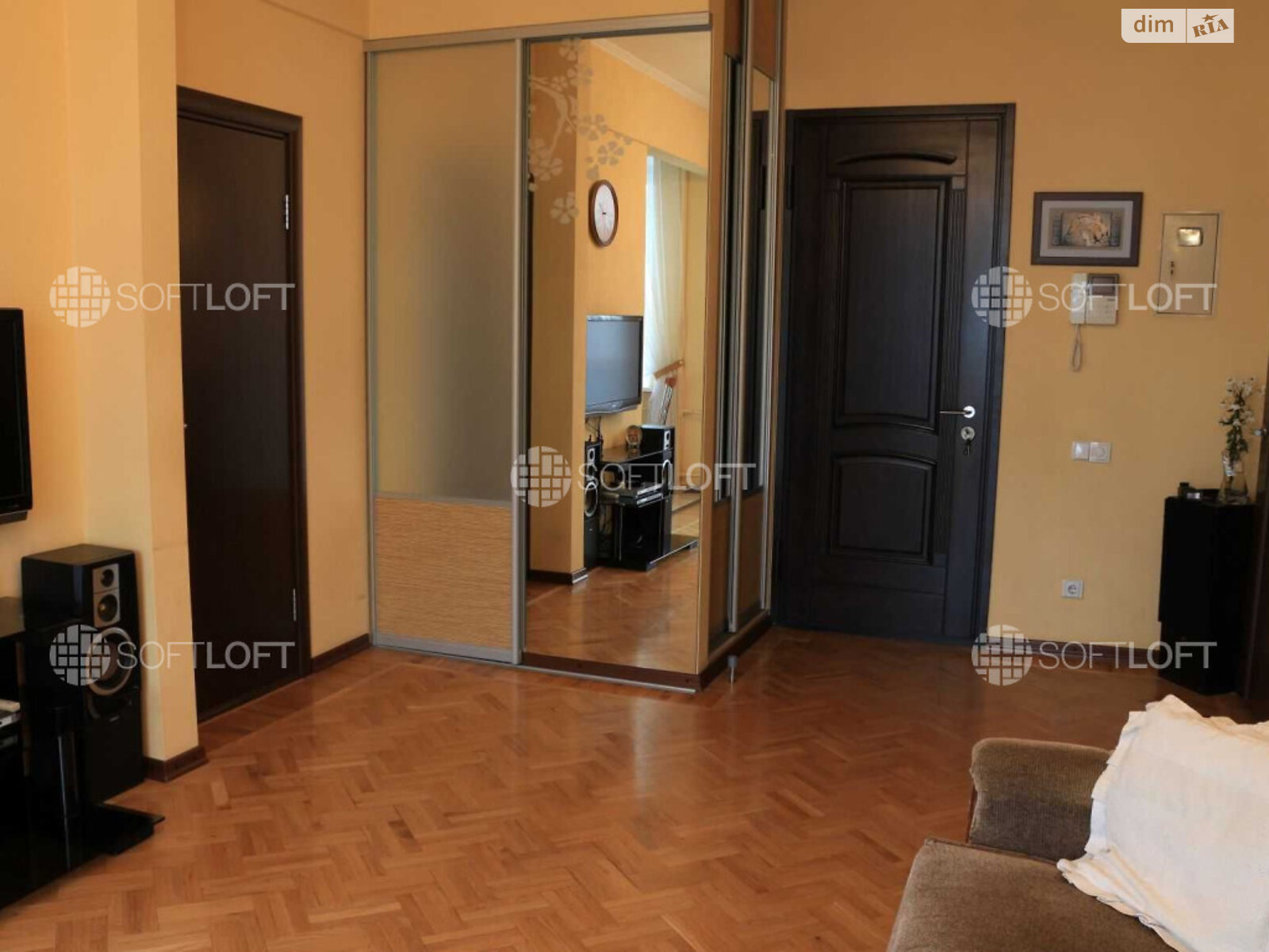 2-Room Apartment on Gagarina Street, Stalin-era Building