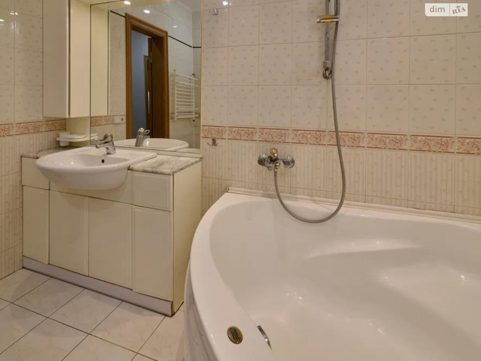 Spacious 3-Room Apartment near Obolon Embankment