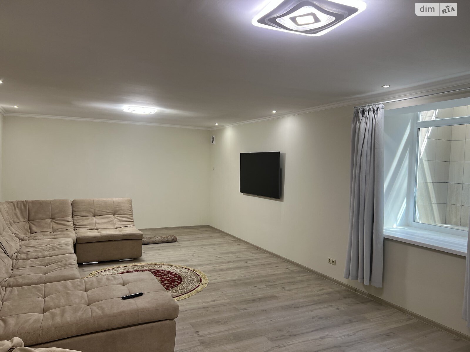 3-Bedroom Duplex Apartment on Sofievskaya Street
