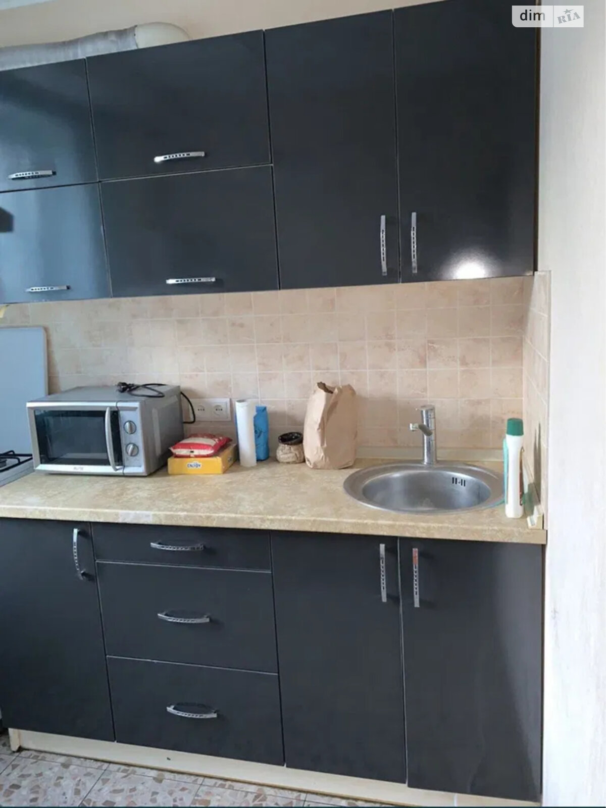 1-Room Apartment on Vadym Hetmana Street, Close to Shuljavska Metro