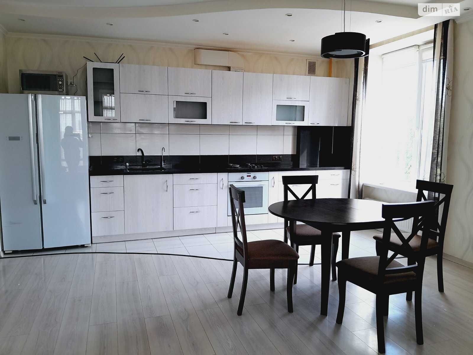 3-Room Apartment in Lipinka Residential Complex, Quiet and Secure Location