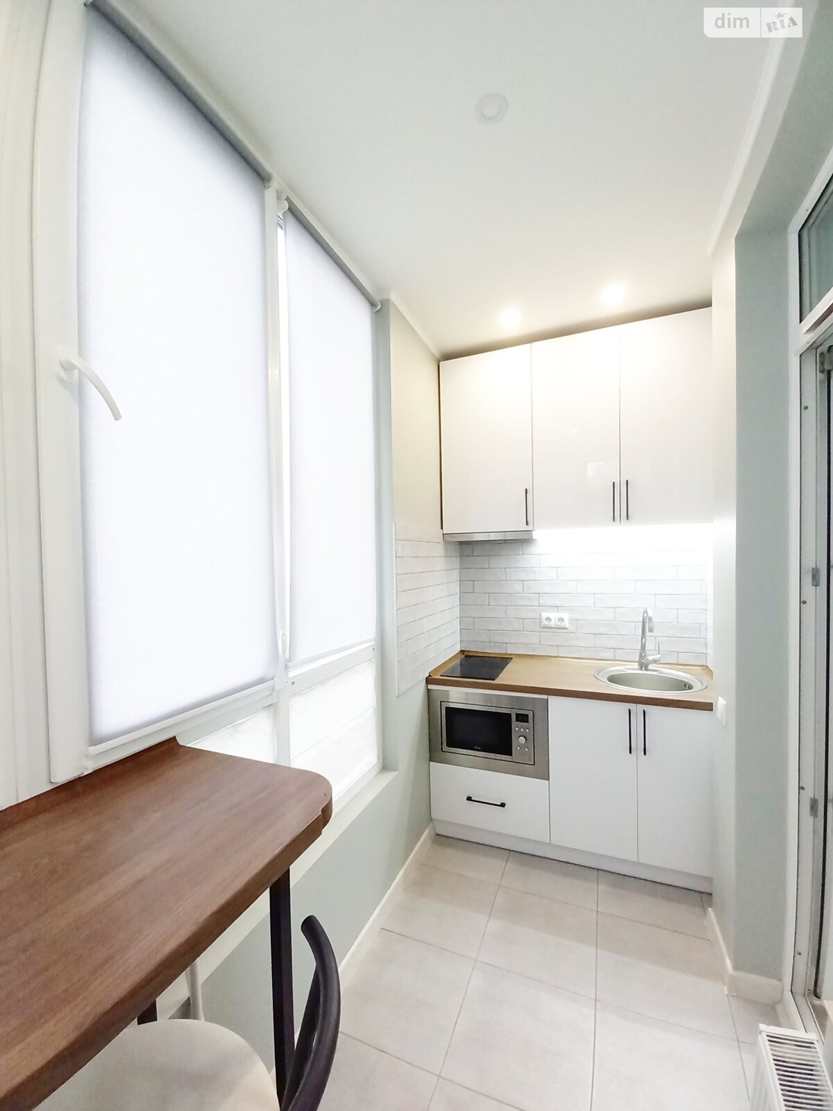 Smart apartment near Chornovala Street, compact and fully equipped
