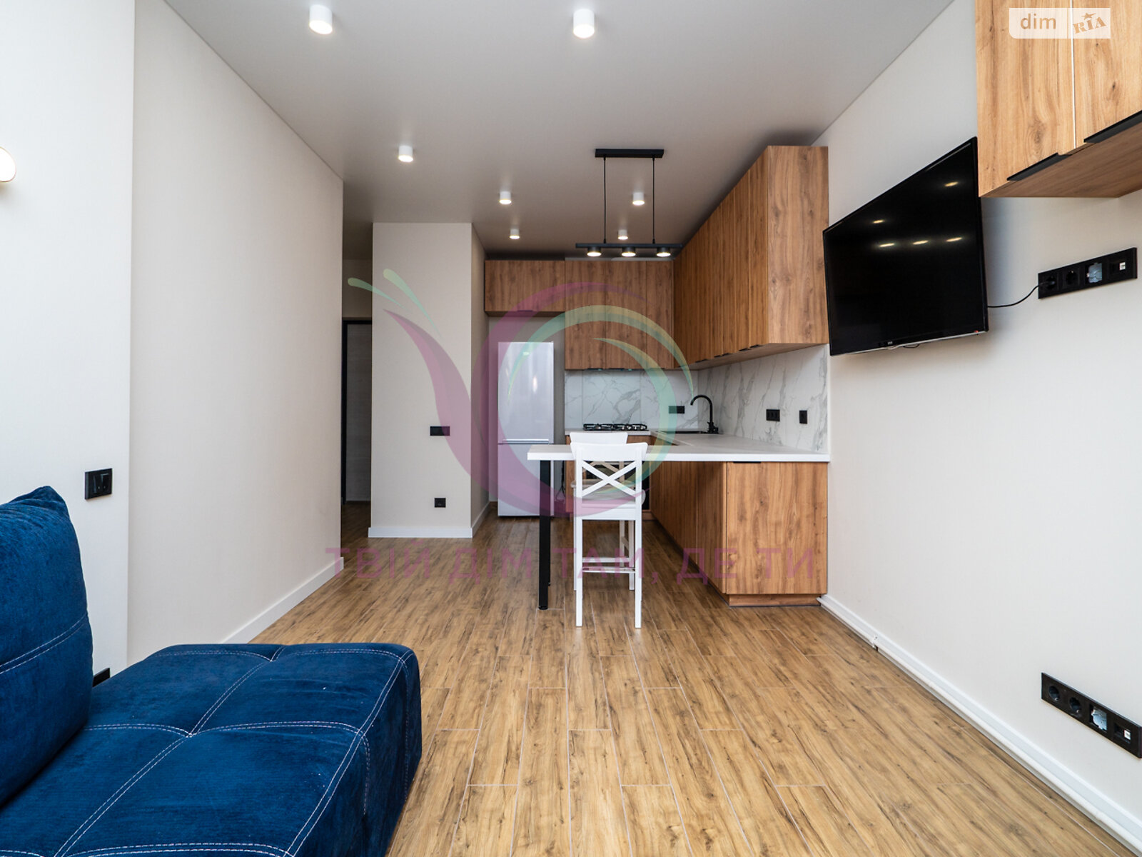 Modern 1-Room Studio Apartment in City Center