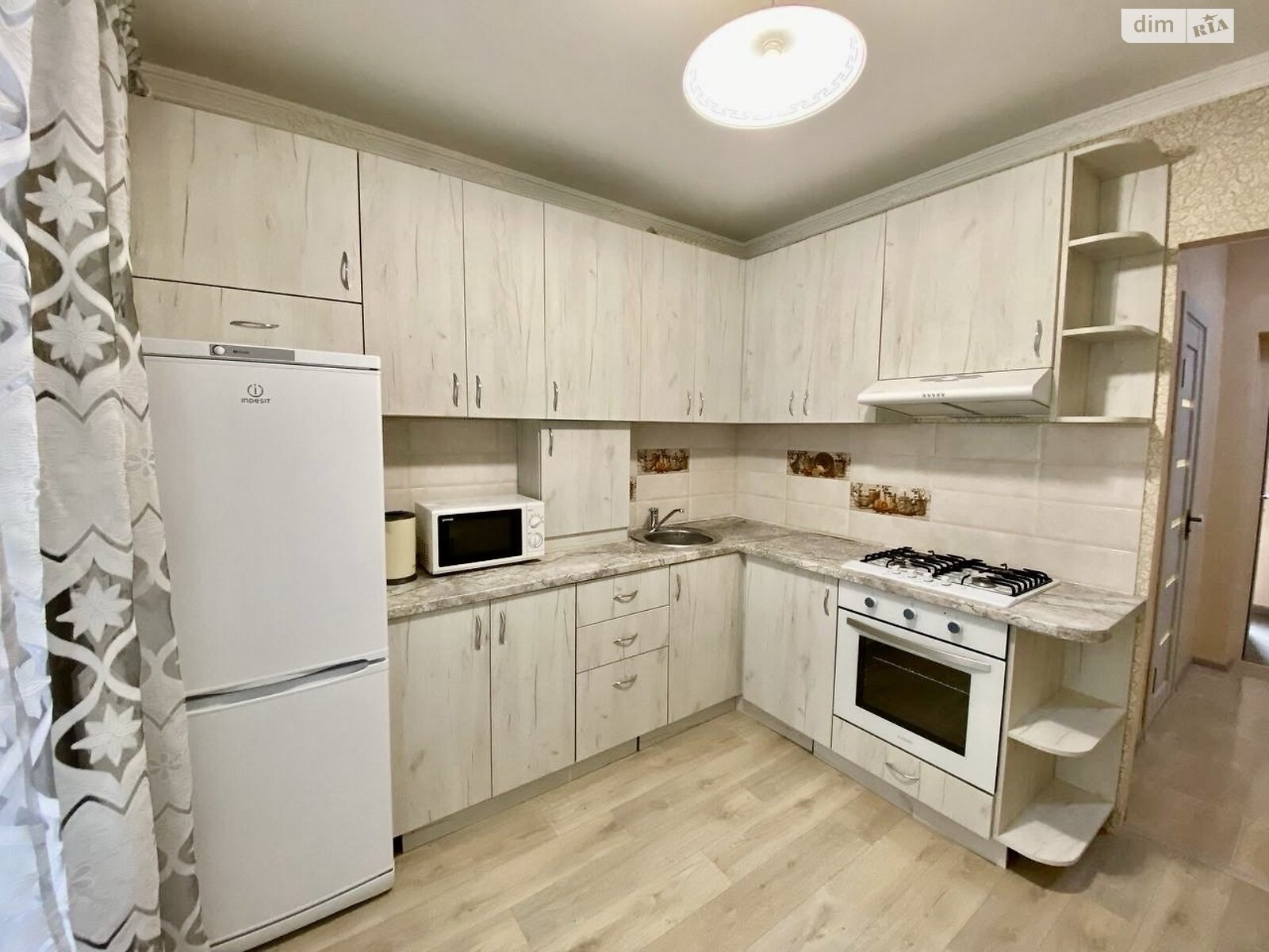 Cozy 1-bedroom apartment in Petrovskiy Quarter, Sofievska Borshchagivka