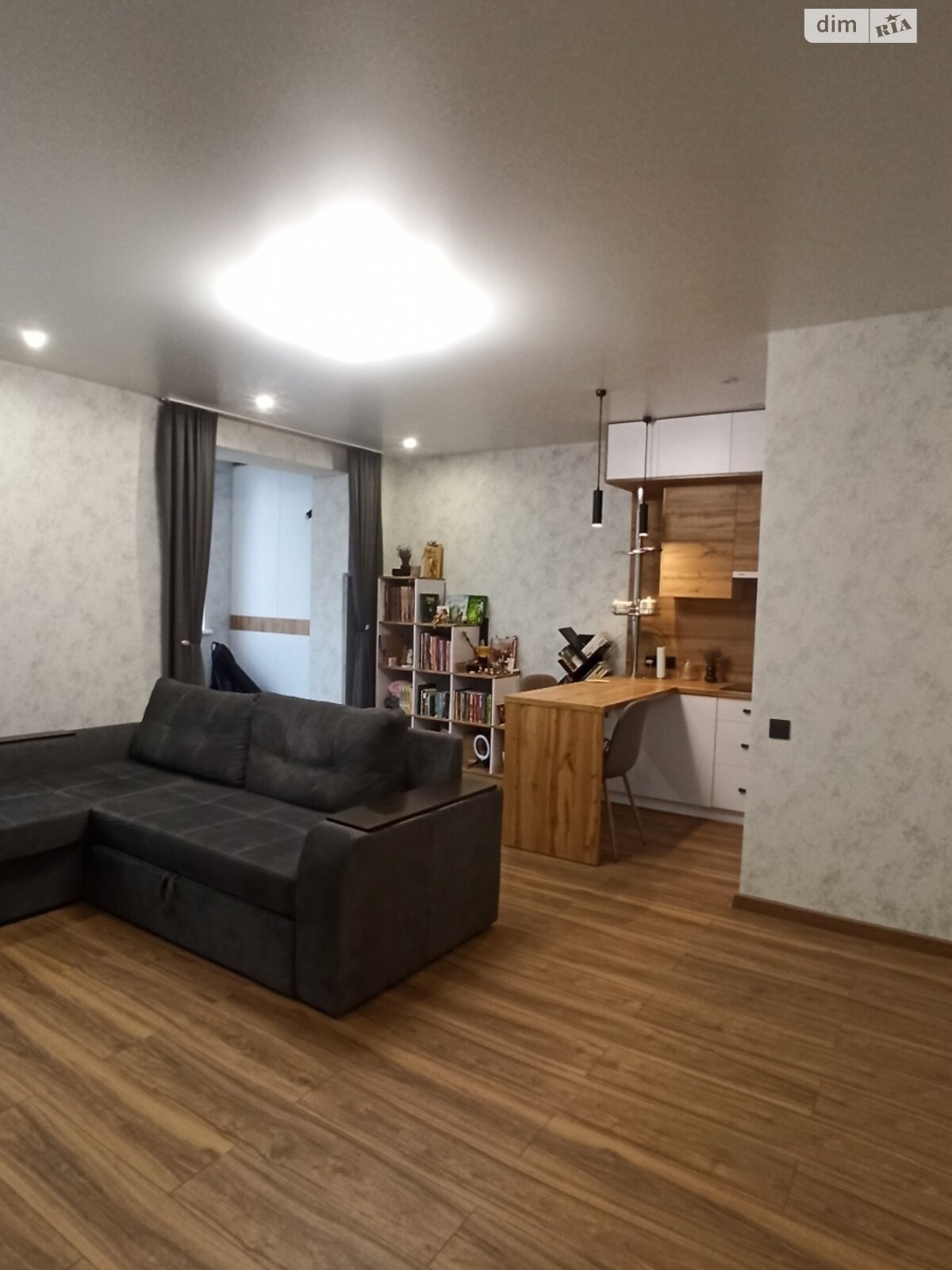 1-Room Apartment on Exhibition with Modern Design and Full Amenities