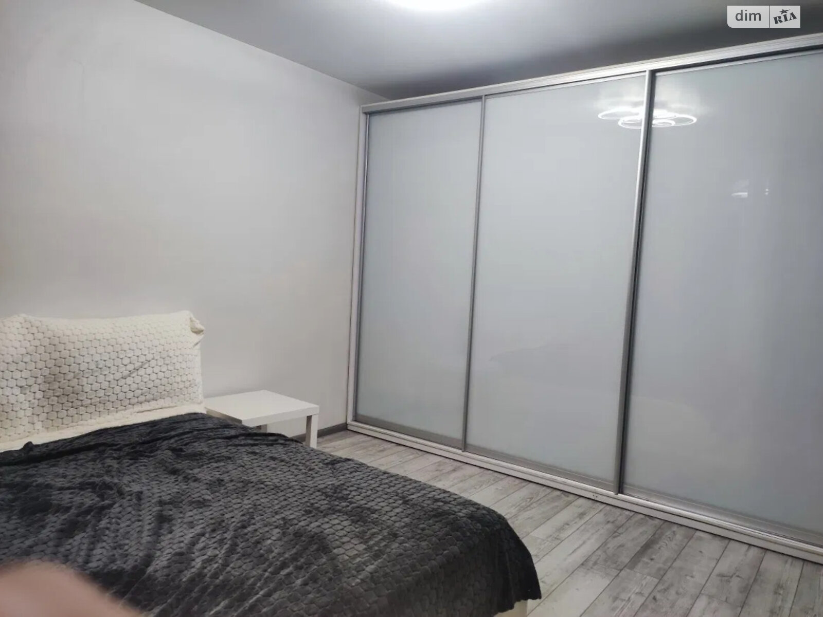 1-Bedroom Apartment in Yaskravyi Complex, 19th Floor, Fully Furnished