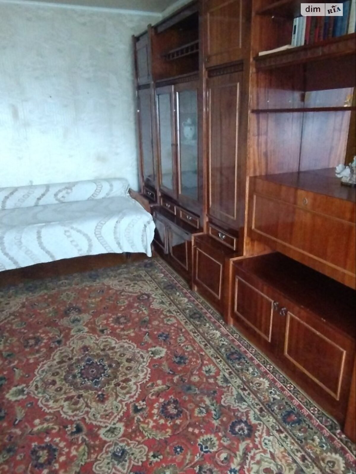 2-Room Apartment on Saltovka, 5th Floor, Separate Rooms, Balcony