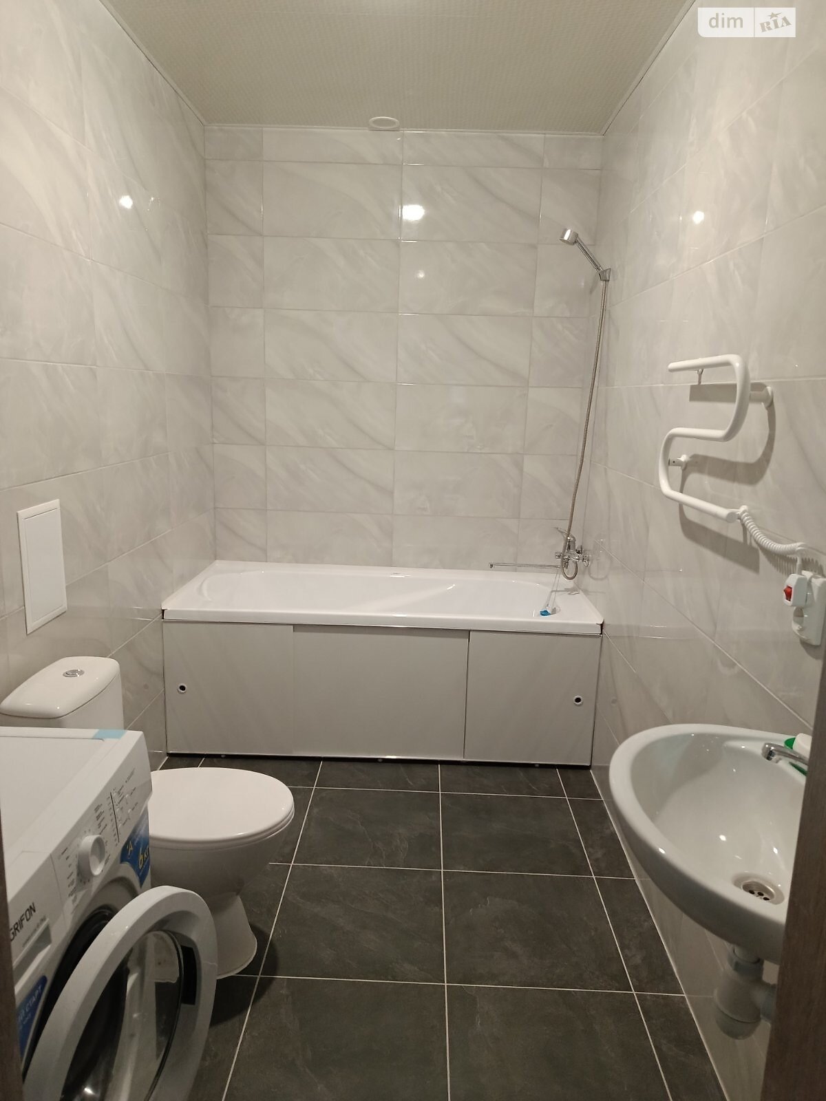 Bright and Spacious Apartment in Brovary, Chubynsky Street