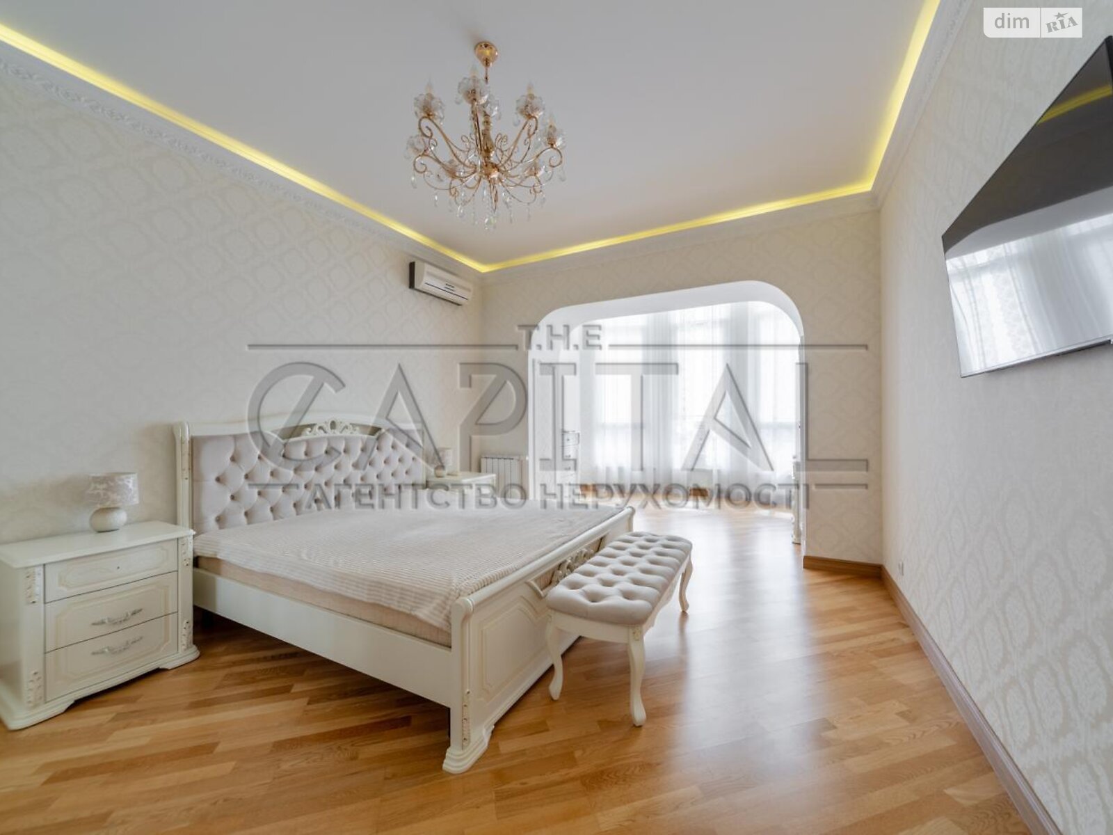 Spacious 3-bedroom apartment on Vladimir Ivasyuk Avenue