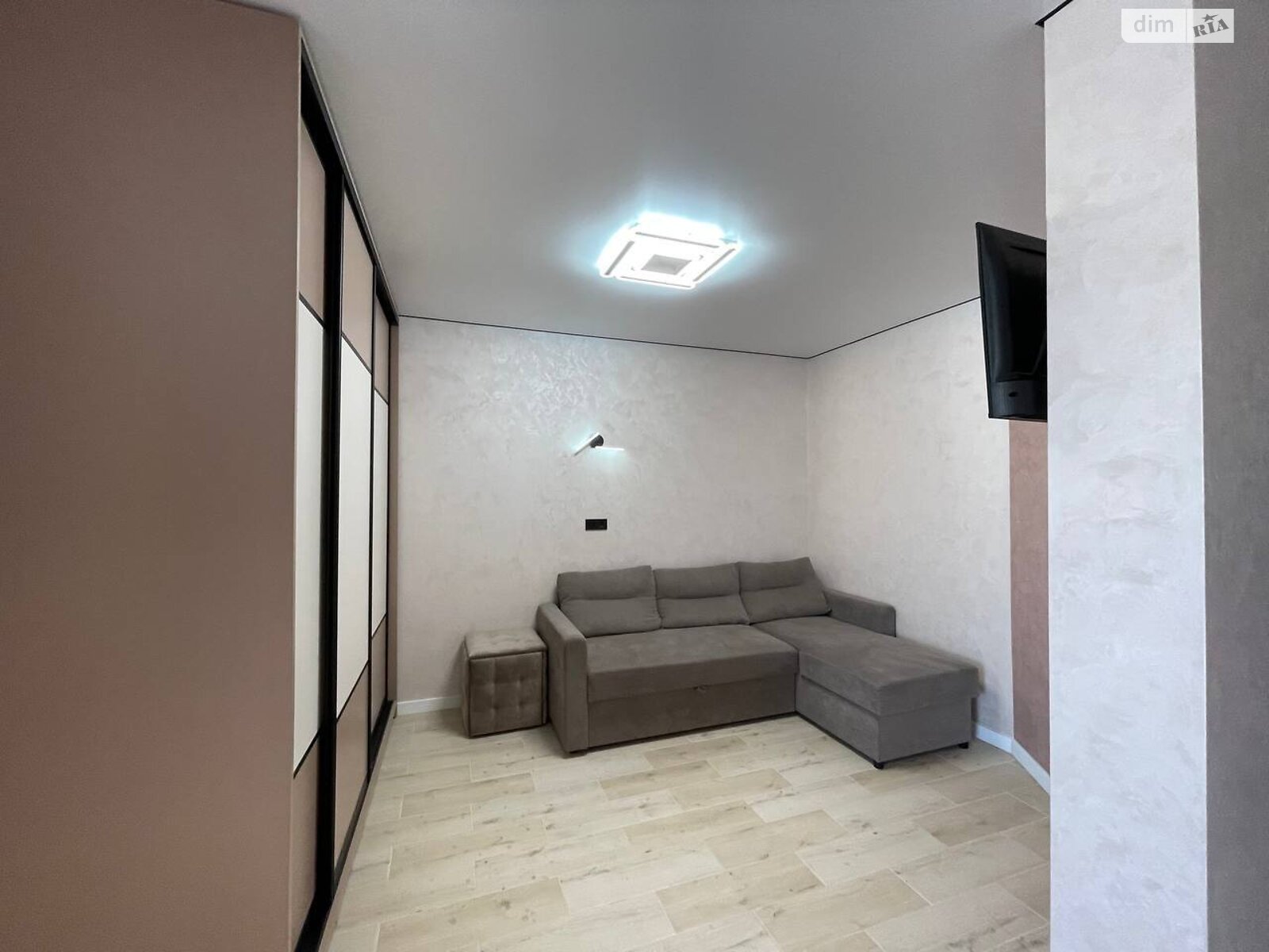 1-bedroom apartment with kitchen-living room in 5th Avenue complex