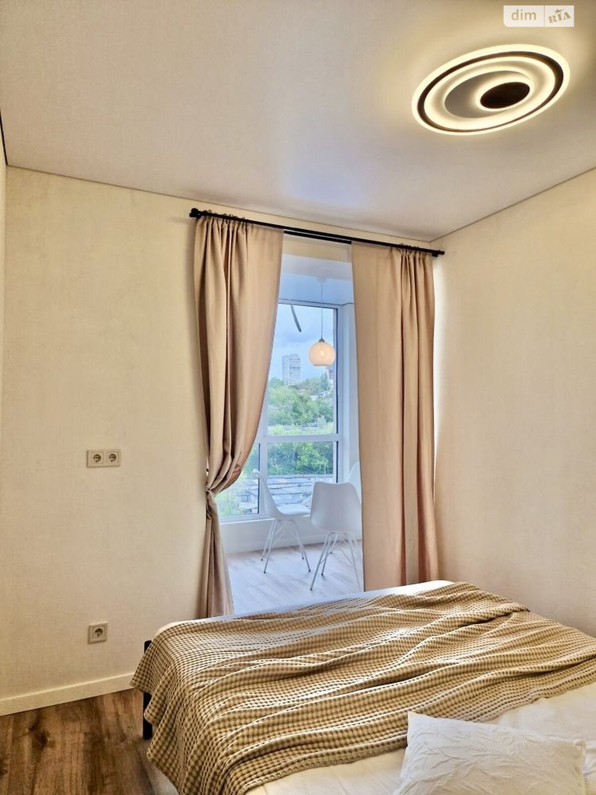 2-Room Apartment in Krashchyi Dim Complex, 12th Floor