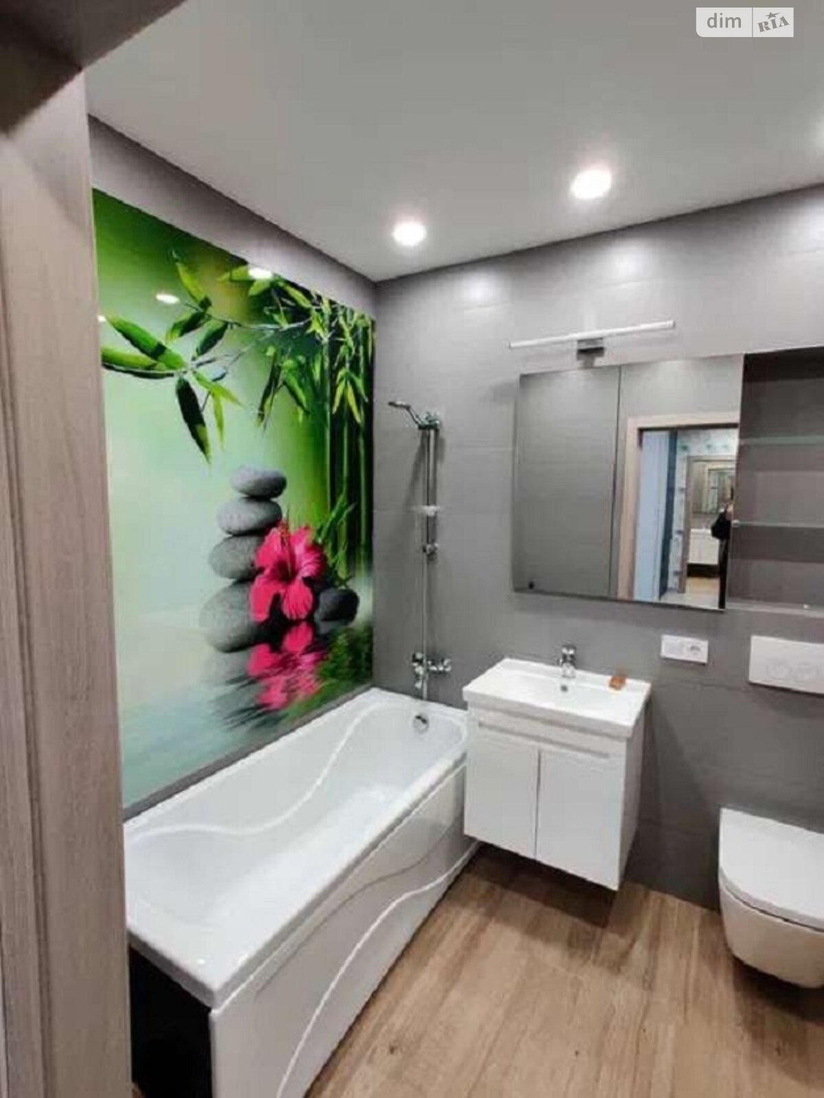 Bright and cozy 1-bedroom apartment with designer renovation in Warsaw Residential Complex