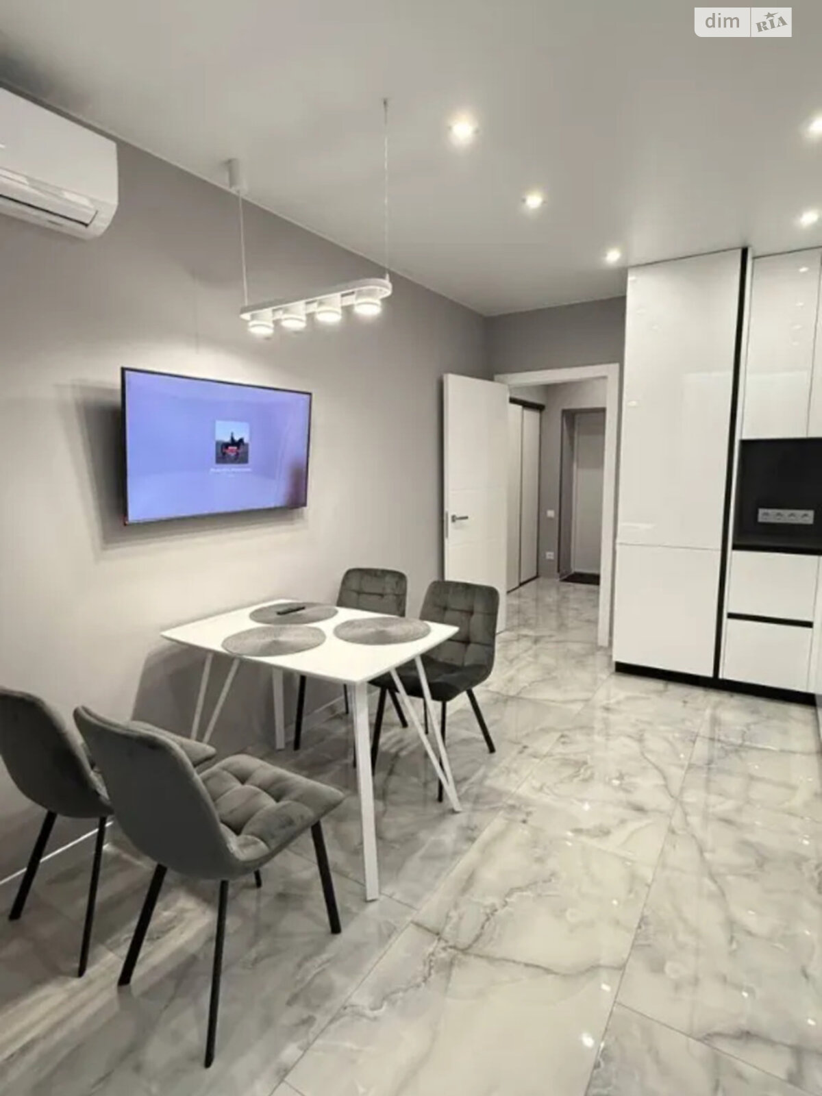 Modern Apartment in Dnipro with Designer Interior
