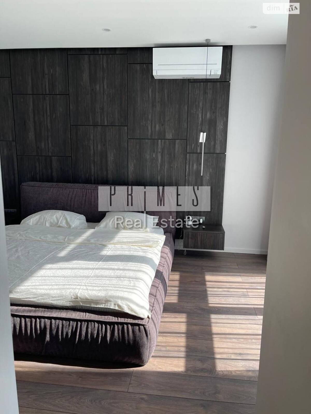 Modern Designer 2-Bedroom Apartment in Central Kyiv
