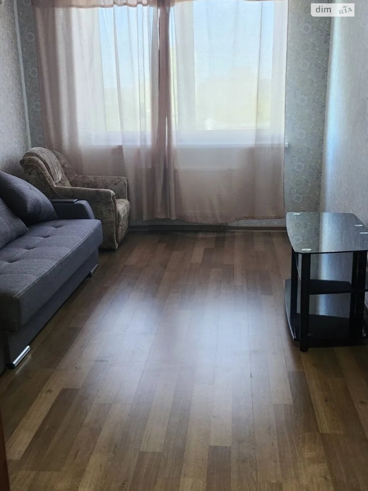 Spacious Sunny Apartment Near Dnipro Metro, Close to City Center
