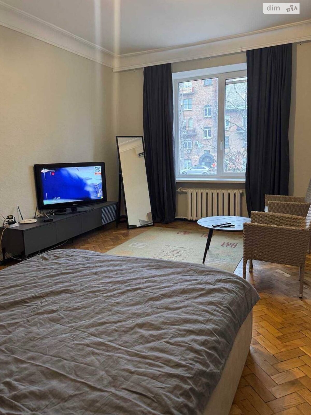 1-Room Apartment near University with All Amenities