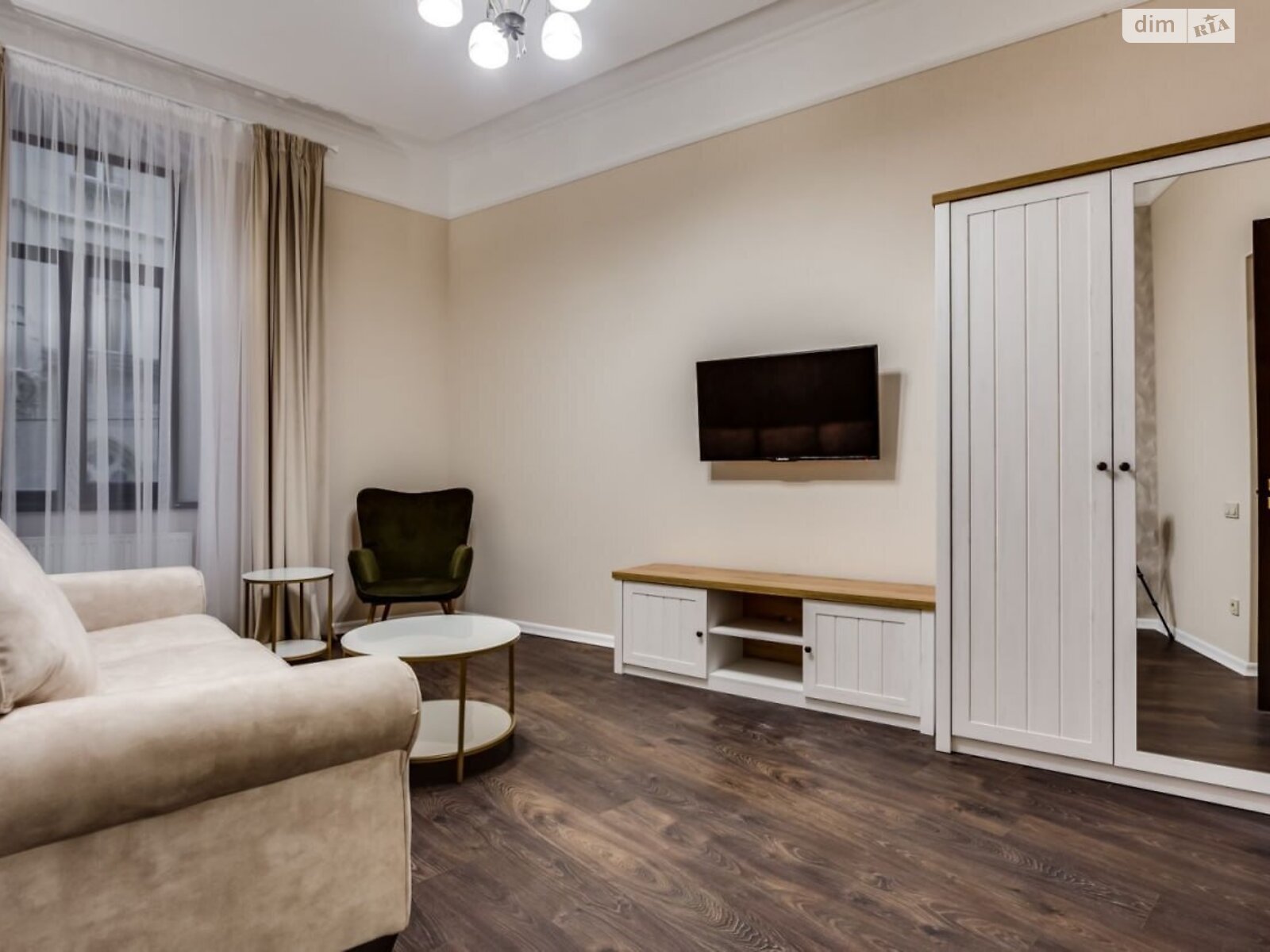 2-Room Apartment in City Center on Kurbasa Street
