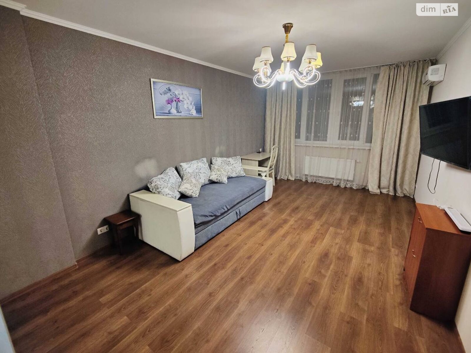 1-Room Apartment near Plaza Park on Keletskaya Street