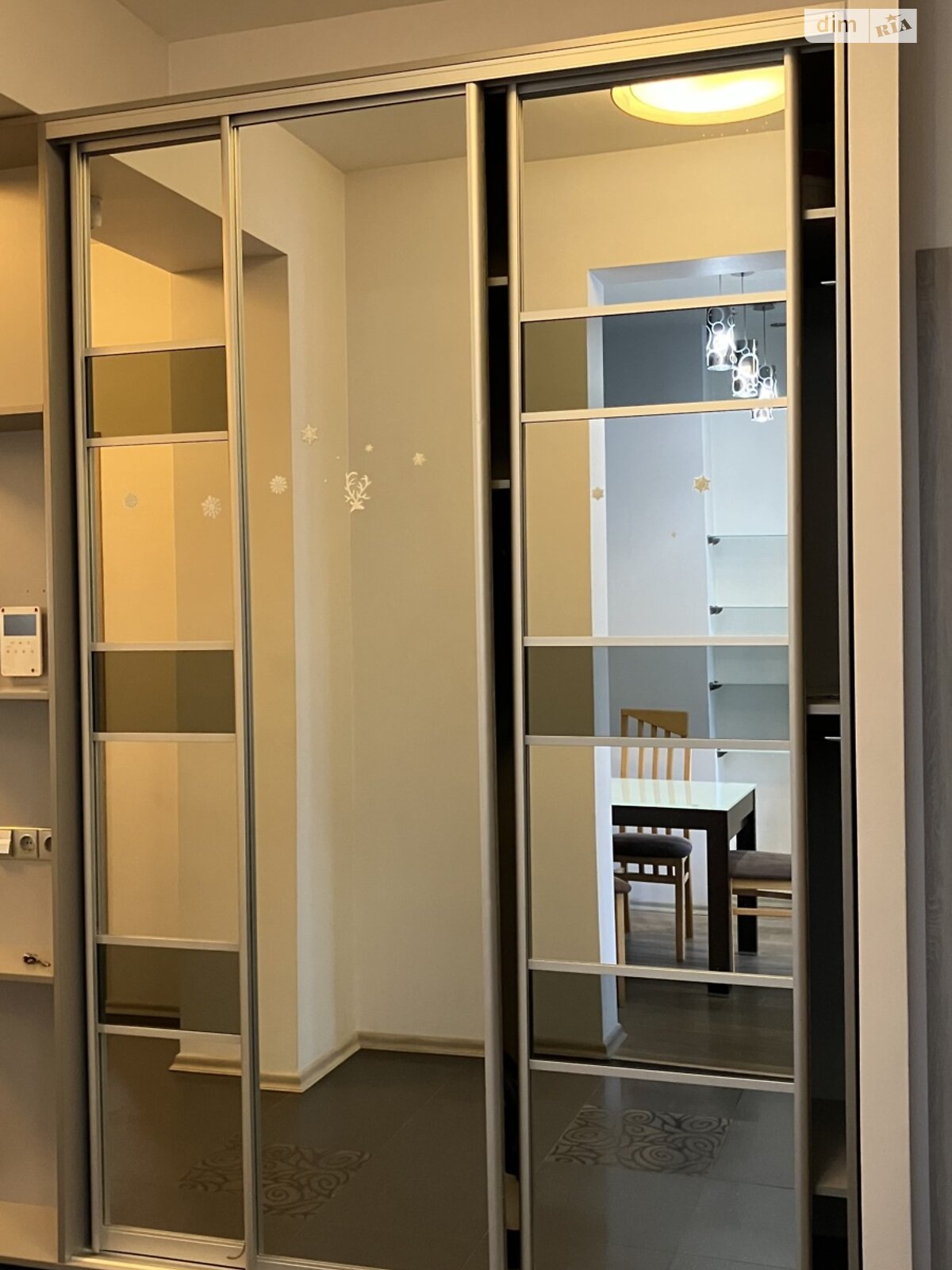3-Room Apartment near Zoloti Vorota Metro, Fully Equipped