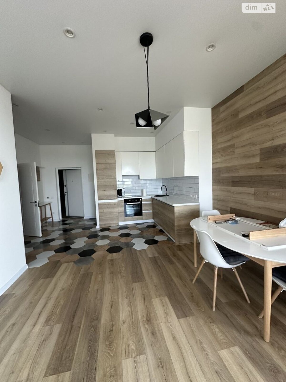 Studio Apartment with Modern Design and Convenient Layout