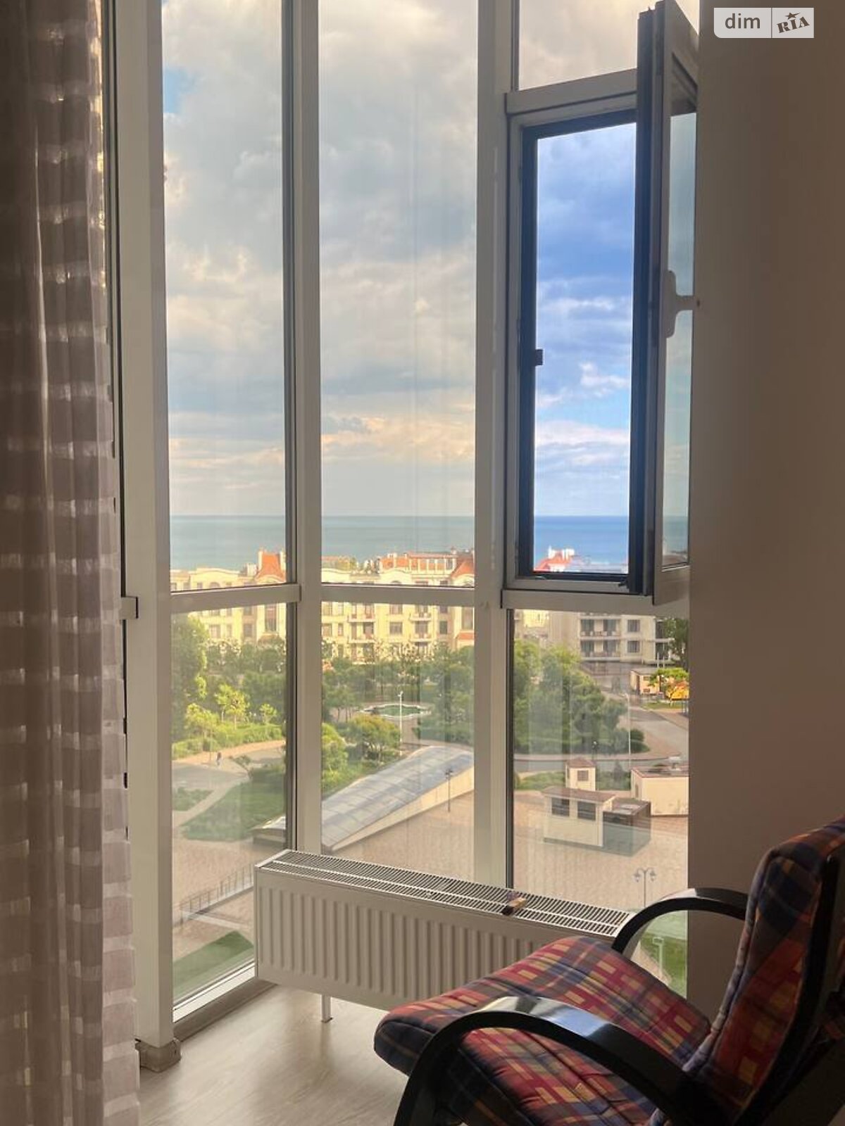 2-Bedroom Apartment with Sea View on French Boulevard