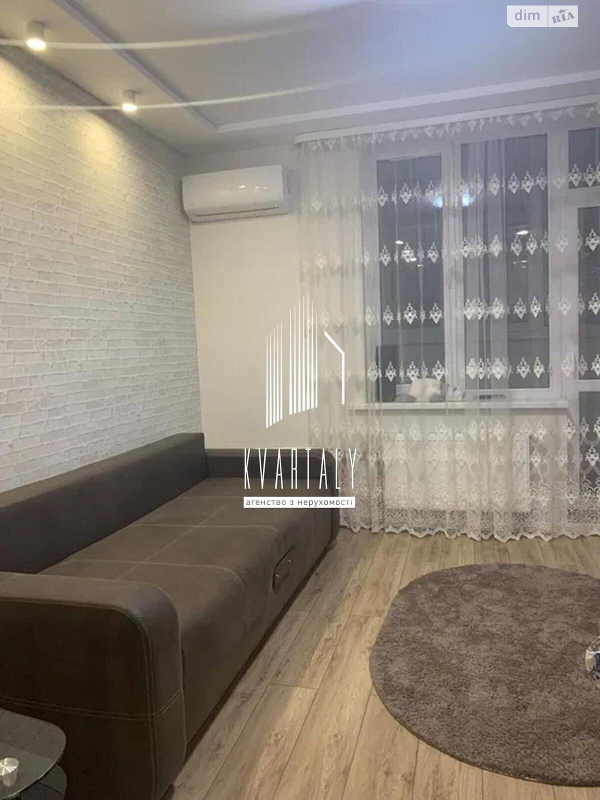 1-bedroom studio apartment on Kharkivske Highway, 20th floor, modern renovation