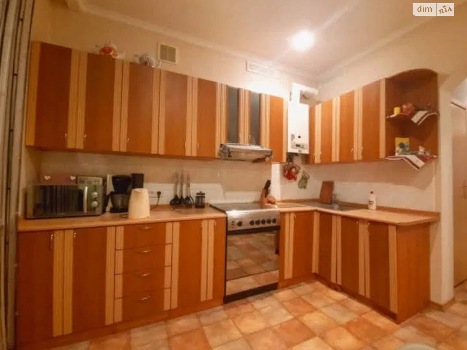 3-Room Apartment with Euro Renovation near Leonyda Kadenyuka Avenue