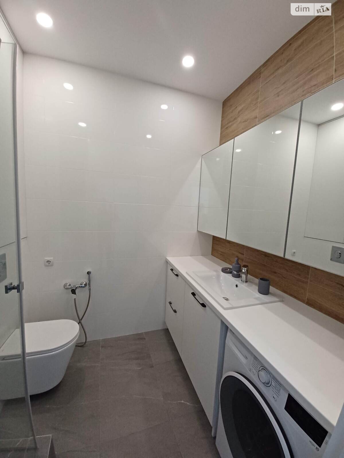 Spacious Studio Apartment in Fontanka with Sea Proximity