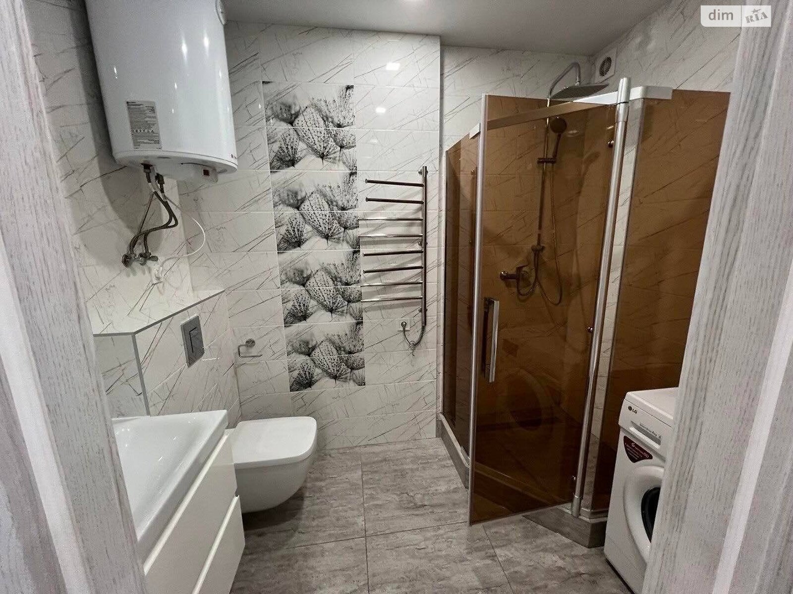 Modern 1-Room Apartment at Levoberezhny Residential Complex