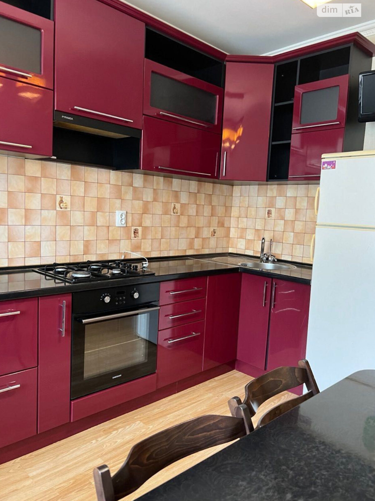1-Bedroom Apartment with Loggia, Gas Heating, Convenient Location
