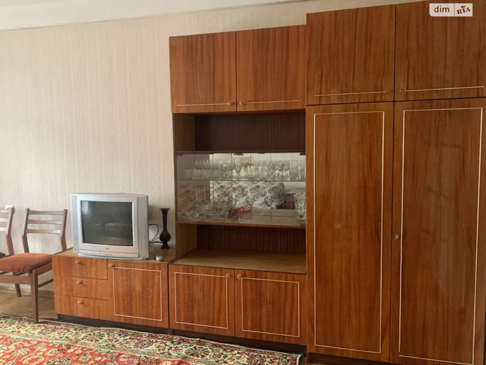 2-Room Apartment with Cosmetic Repair near Darnitsa Metro