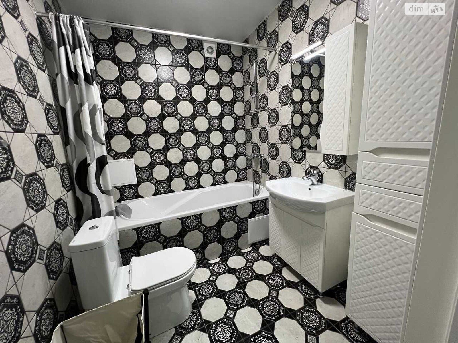 Modern 2-Room Apartment in Sofievska Borshchagovka with Convenient Location