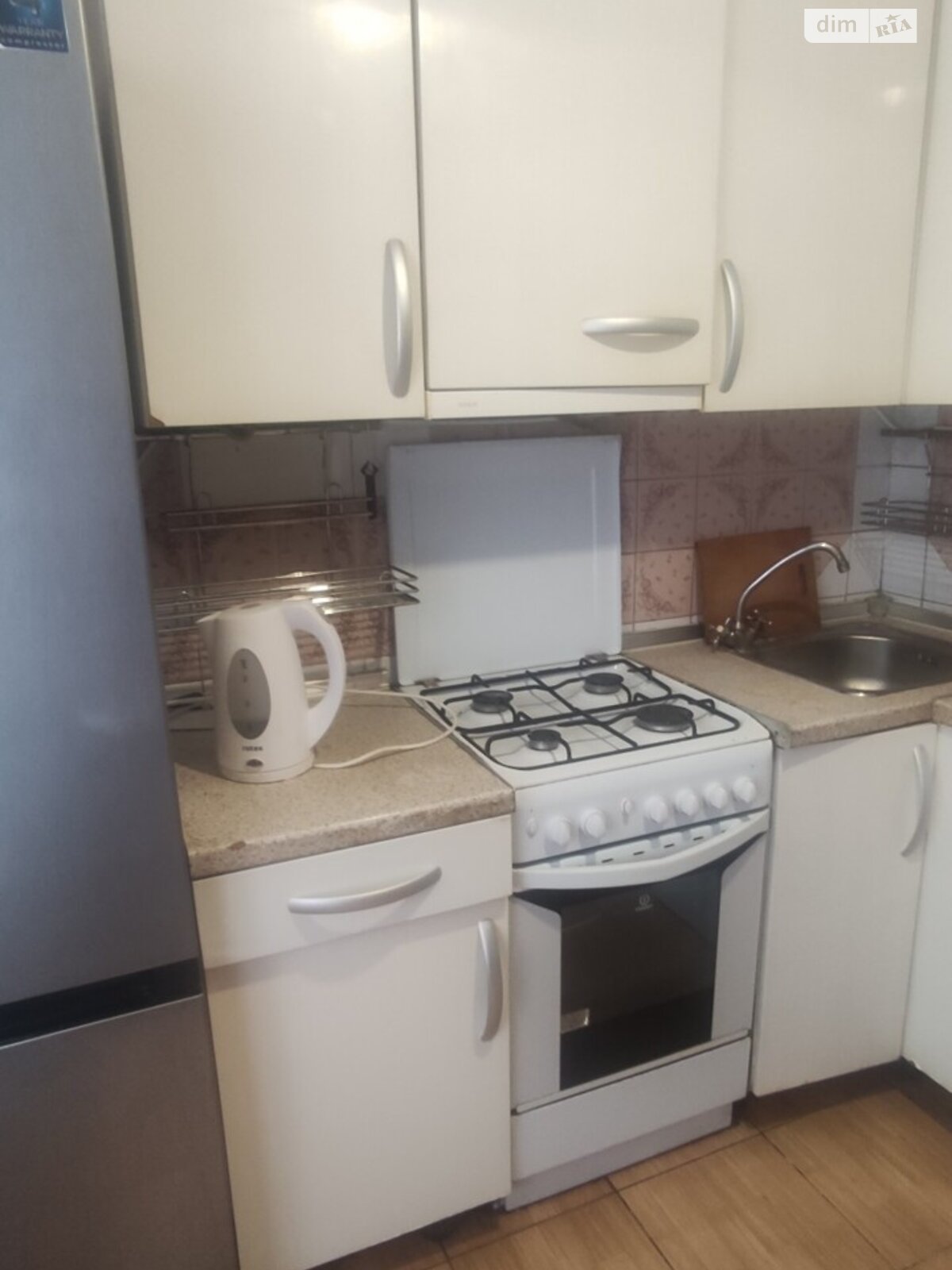 2-бөлмелі пәтер Севастополь алаңының жанында, тыныш жасыл аймақ