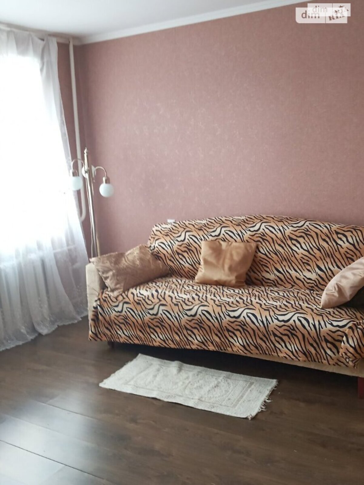 2-бөлмелі пәтер жігіттерге, қыздарға немесе жұптарға, үй жануарларымен болады