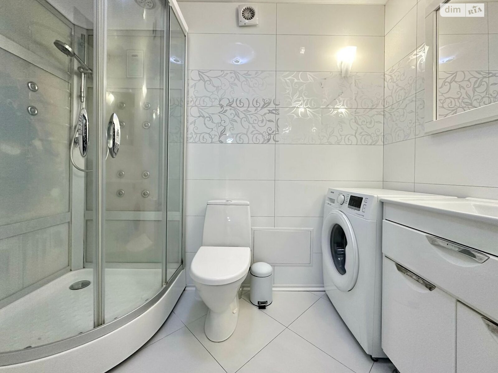 2-Room Apartment on Andriya Golovko Street, Well-Equipped Modern Space