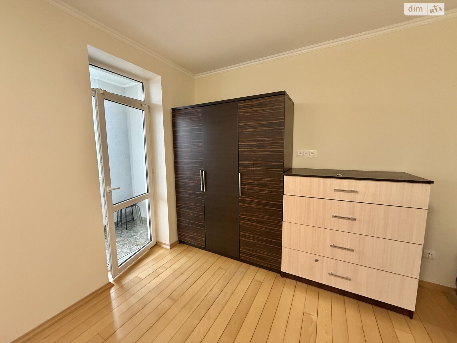 1-Bedroom Apartment on Lincoln Street, 50m², 7th Floor