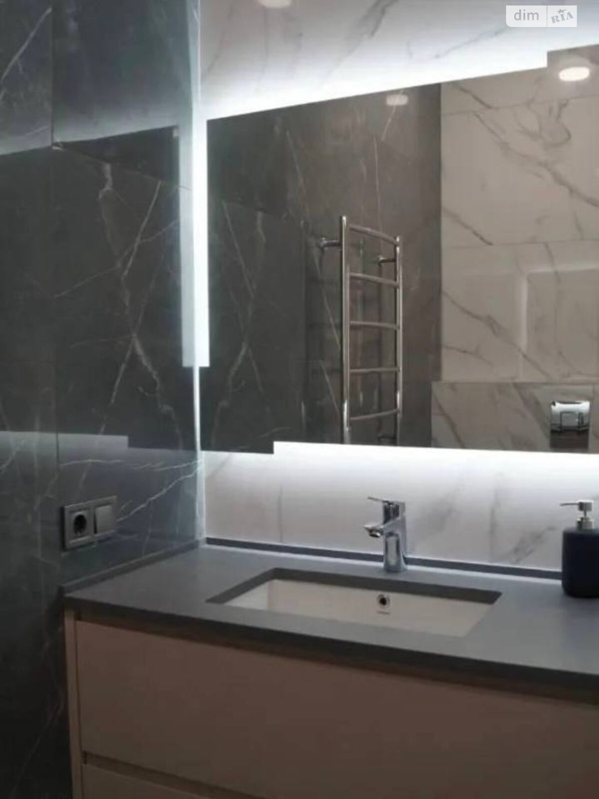 3-Room Business Class Apartment in Geneva Complex