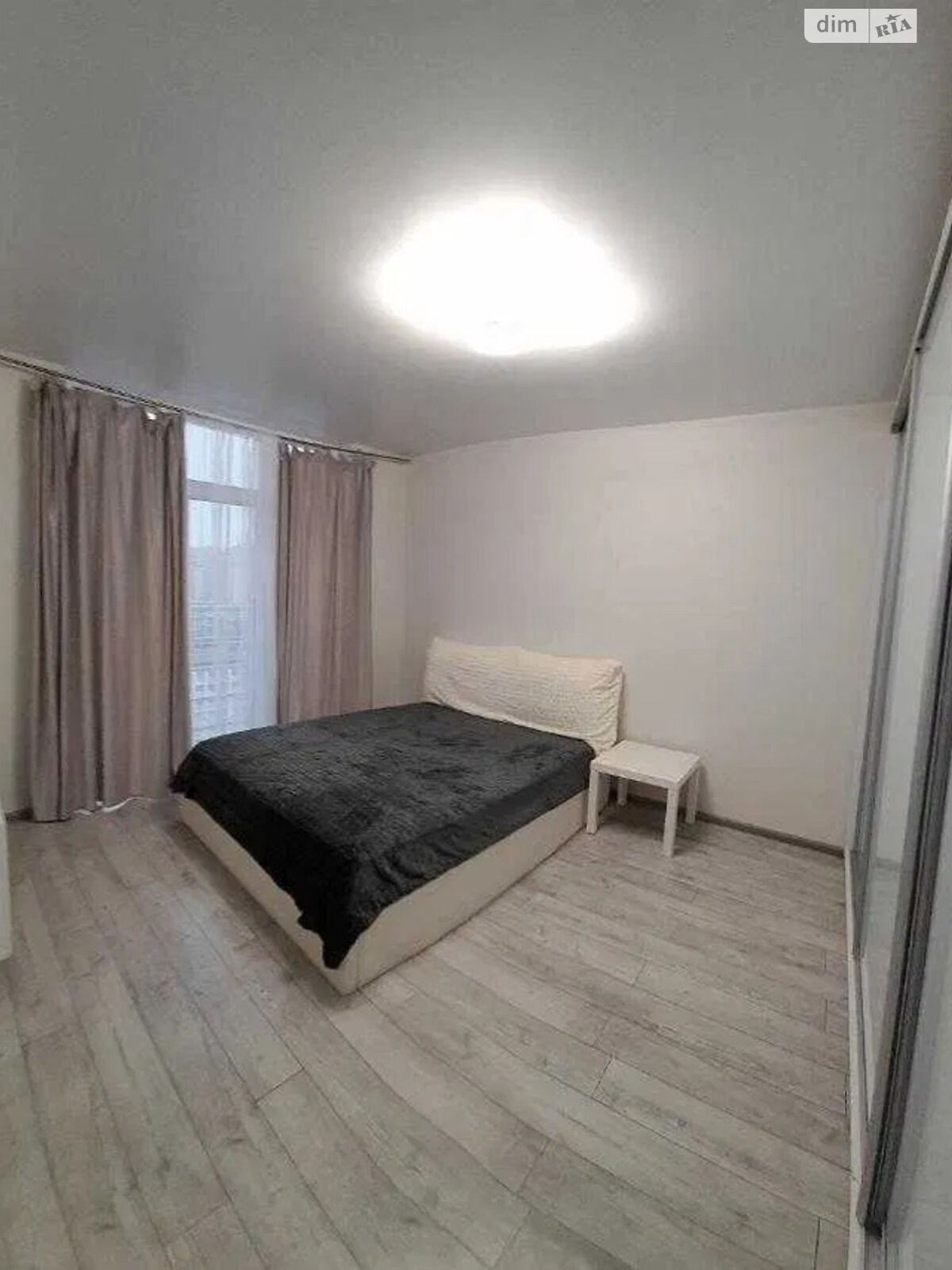 1-Bedroom Apartment in Yaskravyi Complex, 19th Floor, Fully Furnished
