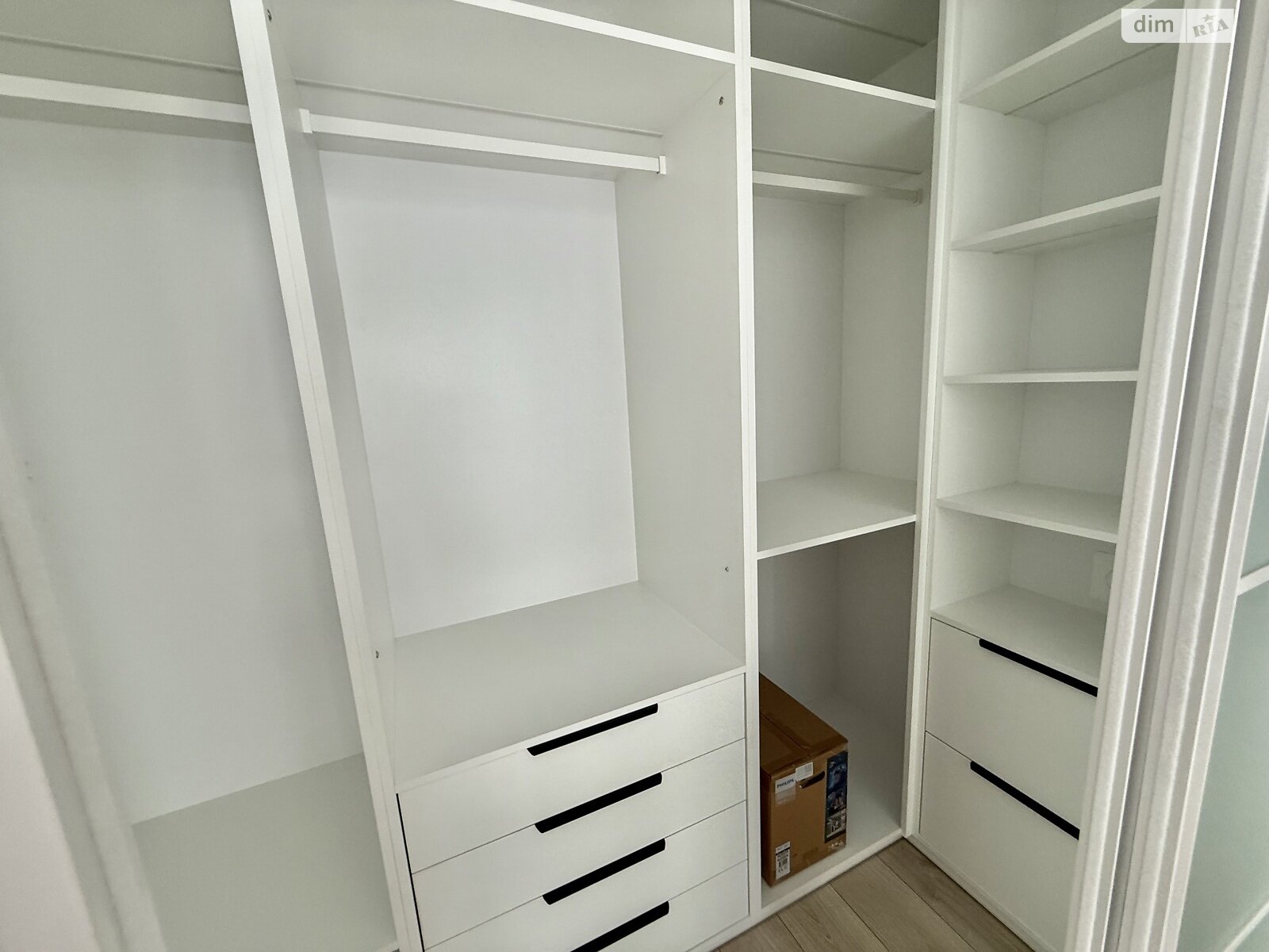 1-bedroom apartment with designer renovation on Green Street