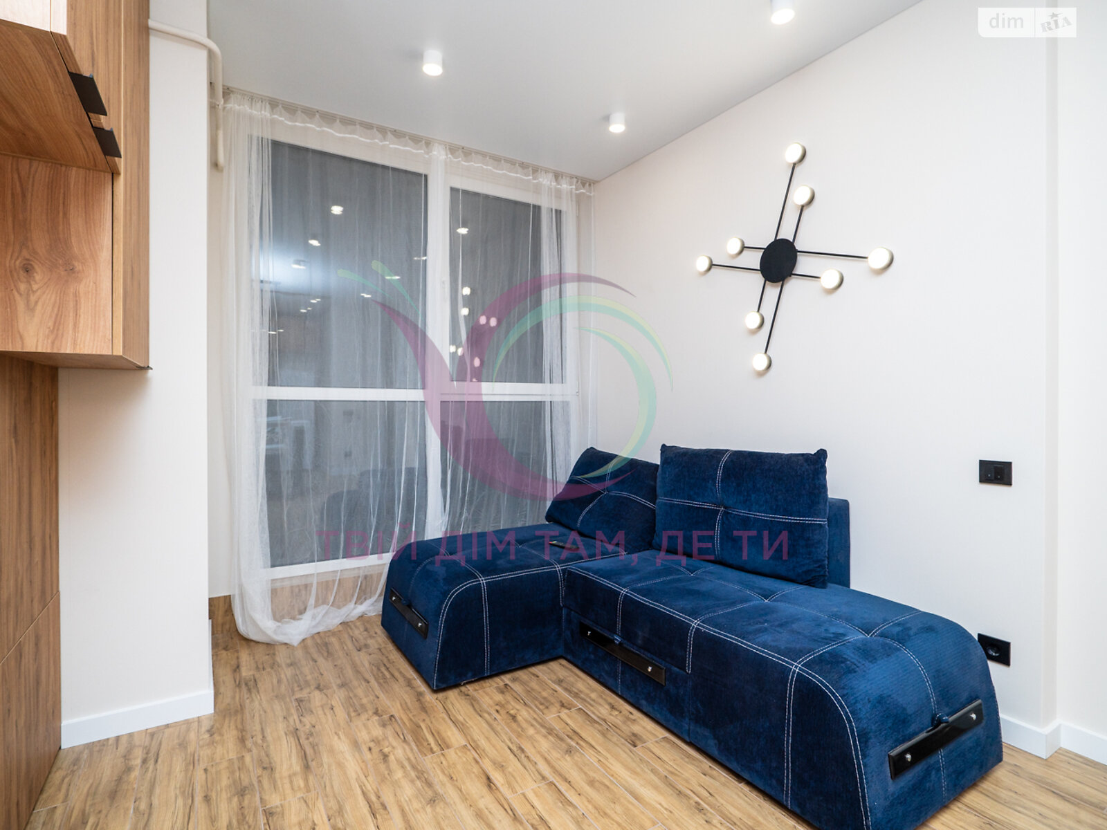 Modern 1-Room Studio Apartment in City Center