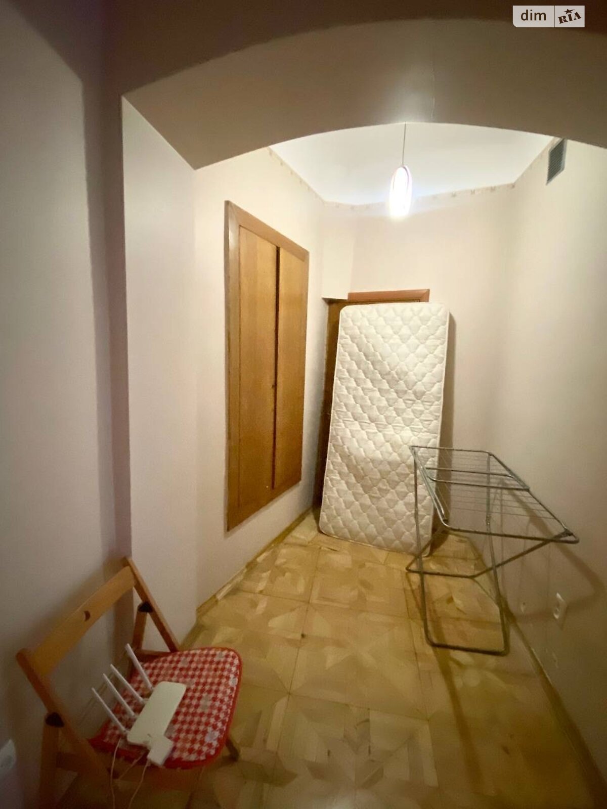 Данило Галицкий алаңы маңындағы қала орталығындағы жайлы 1 бөлмелі пәтер