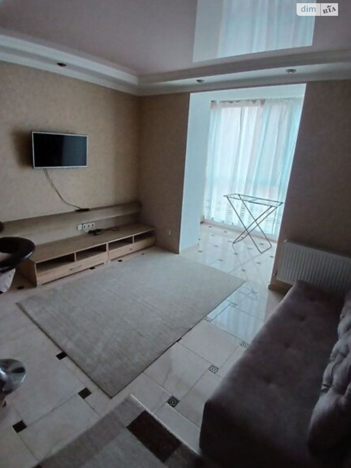 2-Room Apartment in Rakovo District with Essential Amenities